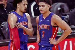 米兰体育在线-巴里-布朗赛季表现稳定，获得最佳新秀候选人提名的简单介绍