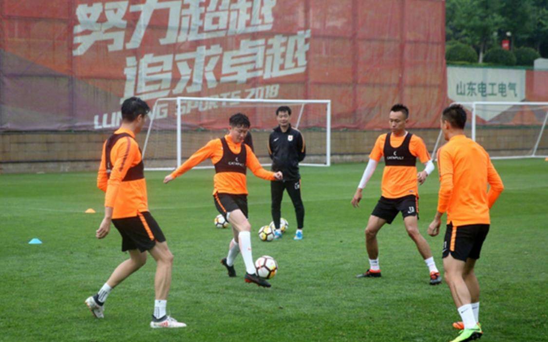关于山东鲁能客场取胜大连一方，实现客场三分的信息