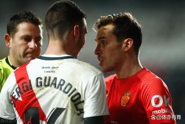 欧预赛比赛中球员交锋热血激战的简单介绍 欧预赛比赛中球员交锋热血激战的简单介绍