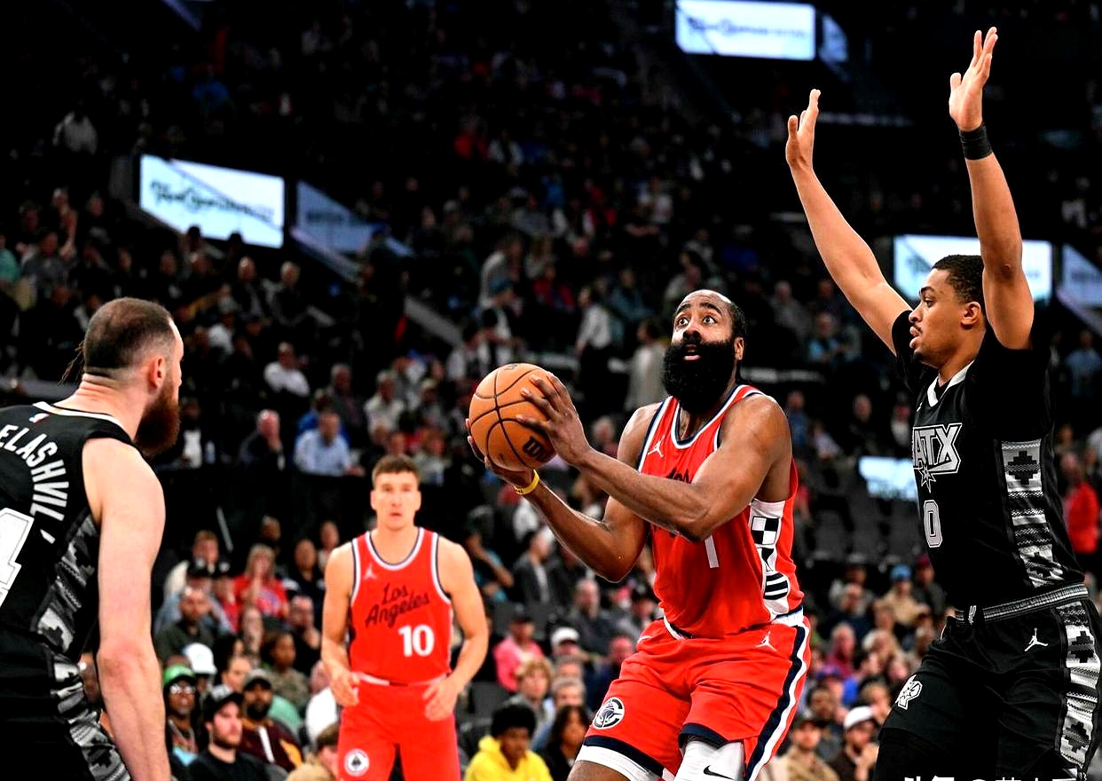 快船vs黄蜂:西部强强对话谁能胜出 快船vs黄蜂:西部强强对话谁能胜出