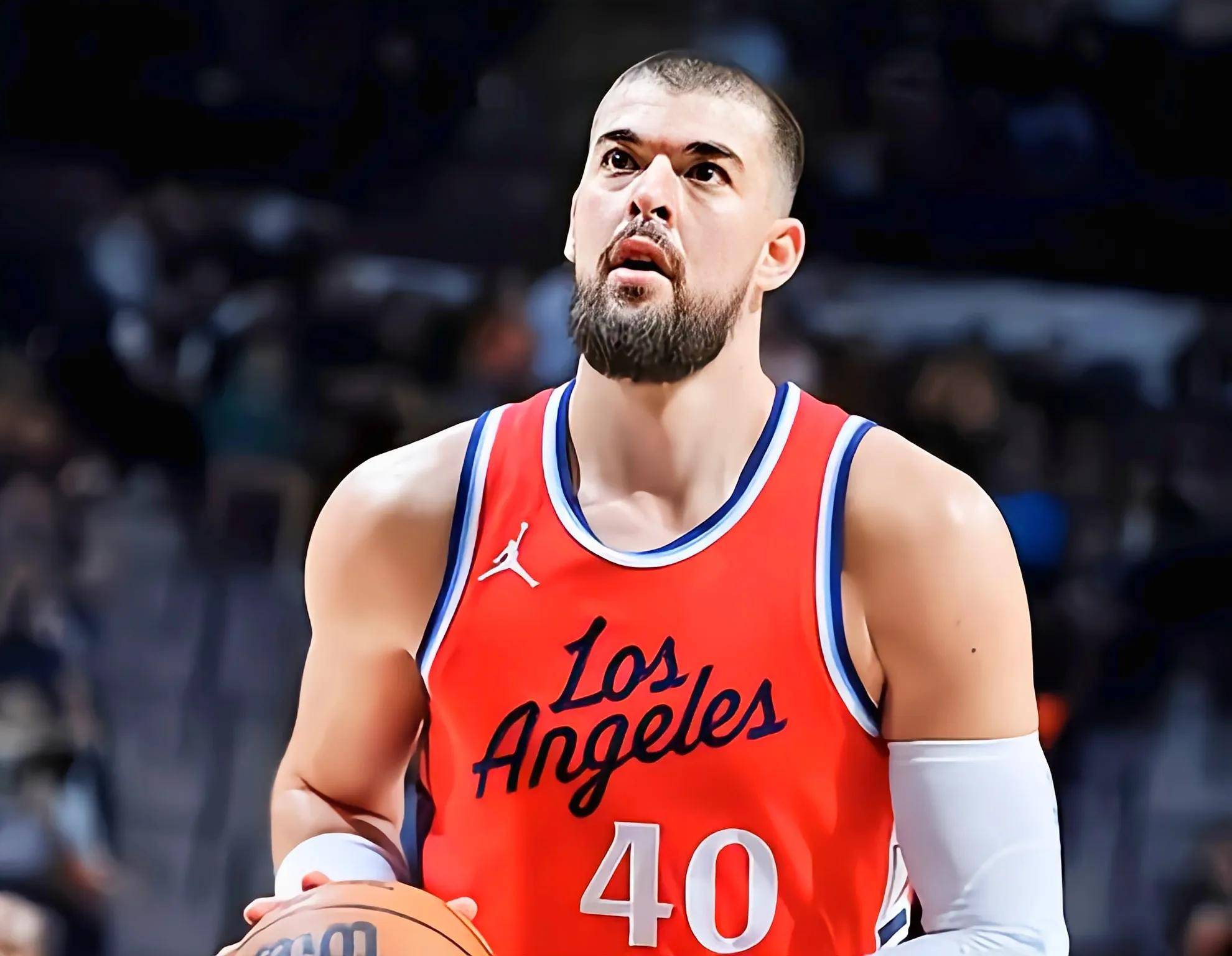 快船击败雷霆终止连败