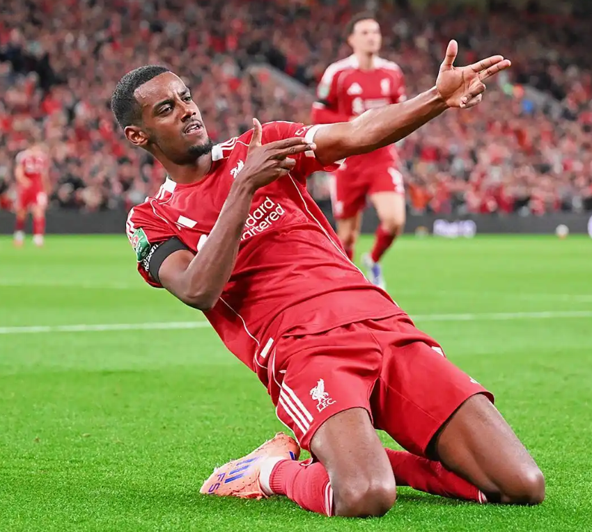 包含利物浦前锋在友谊赛中攻入制胜进球，士气高涨的词条