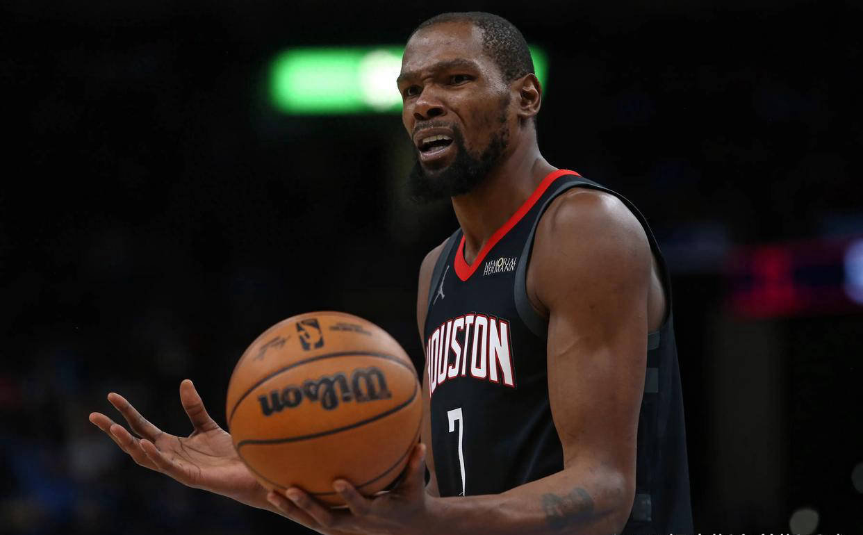 火箭主场大胜开拓者,取得赛季第十胜 火箭主场大胜开拓者,取得赛季第十胜