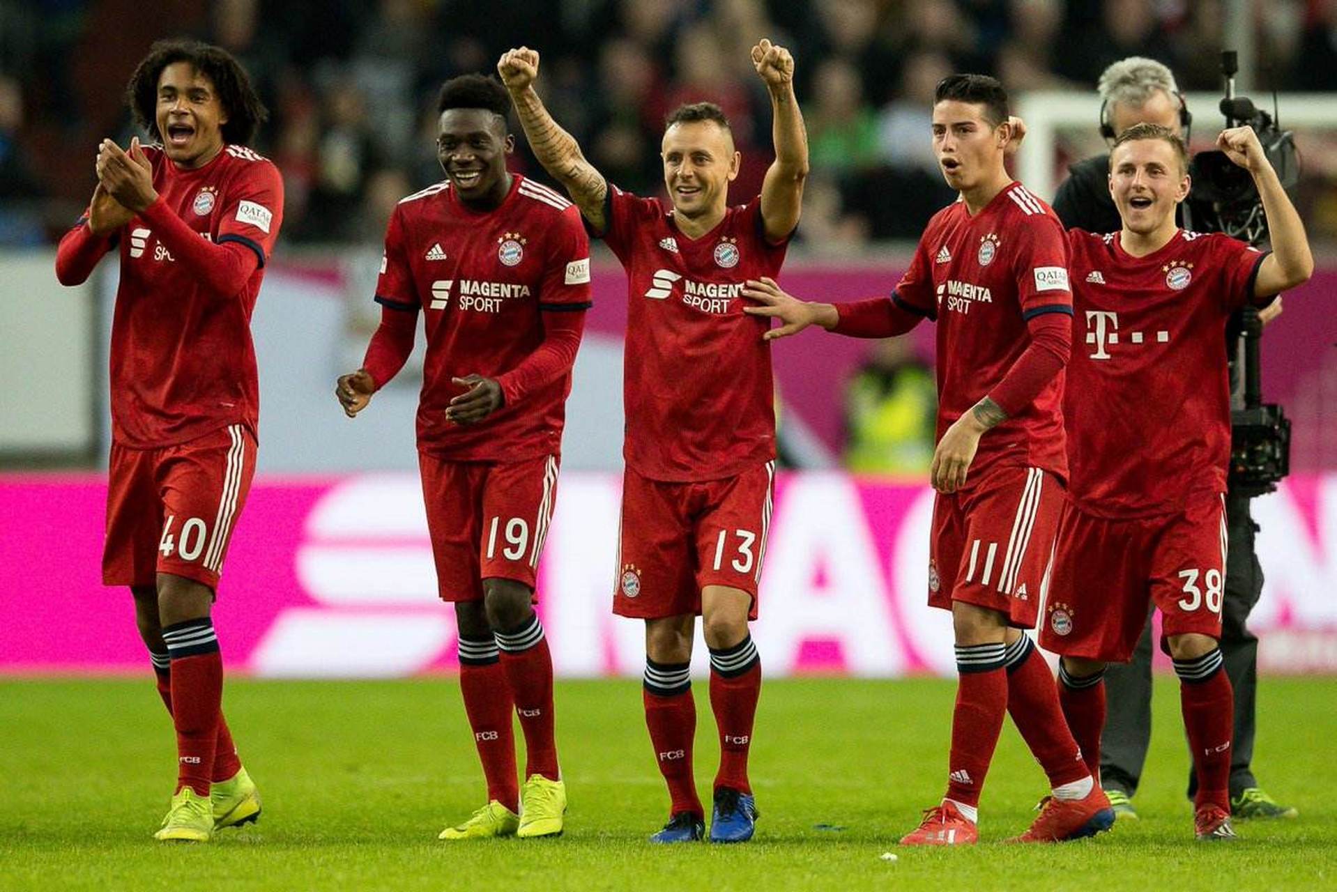 场上英雄!多特蒙德队对阵拜仁慕尼黑队的简单介绍 场上英雄!多特蒙德队对阵拜仁慕尼黑队的简单介绍